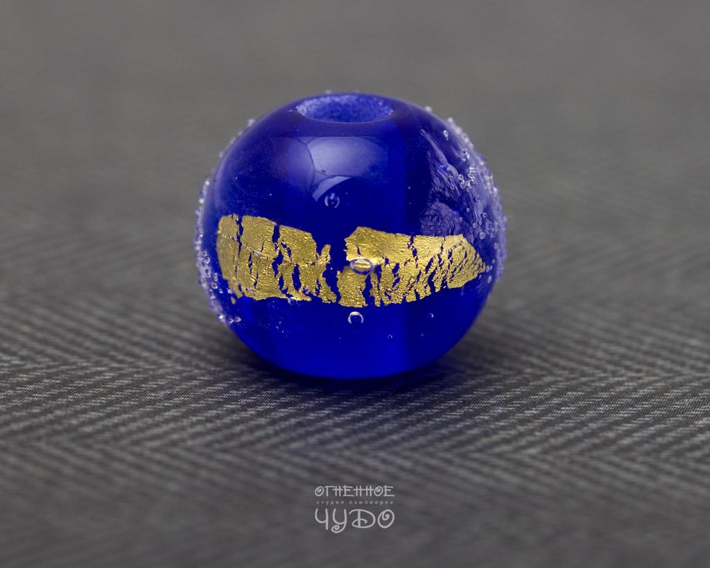 Бусина лэмпворк с золотом, эффект льда