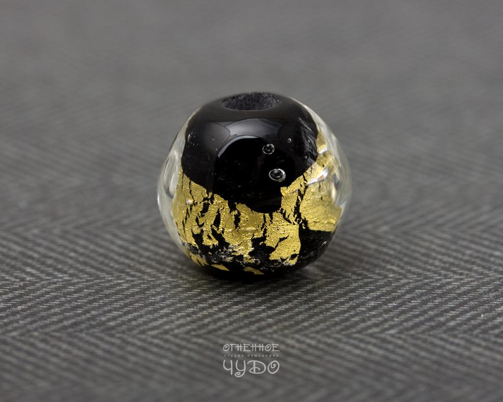 Бусина лэмпворк с золотом, эффект льда