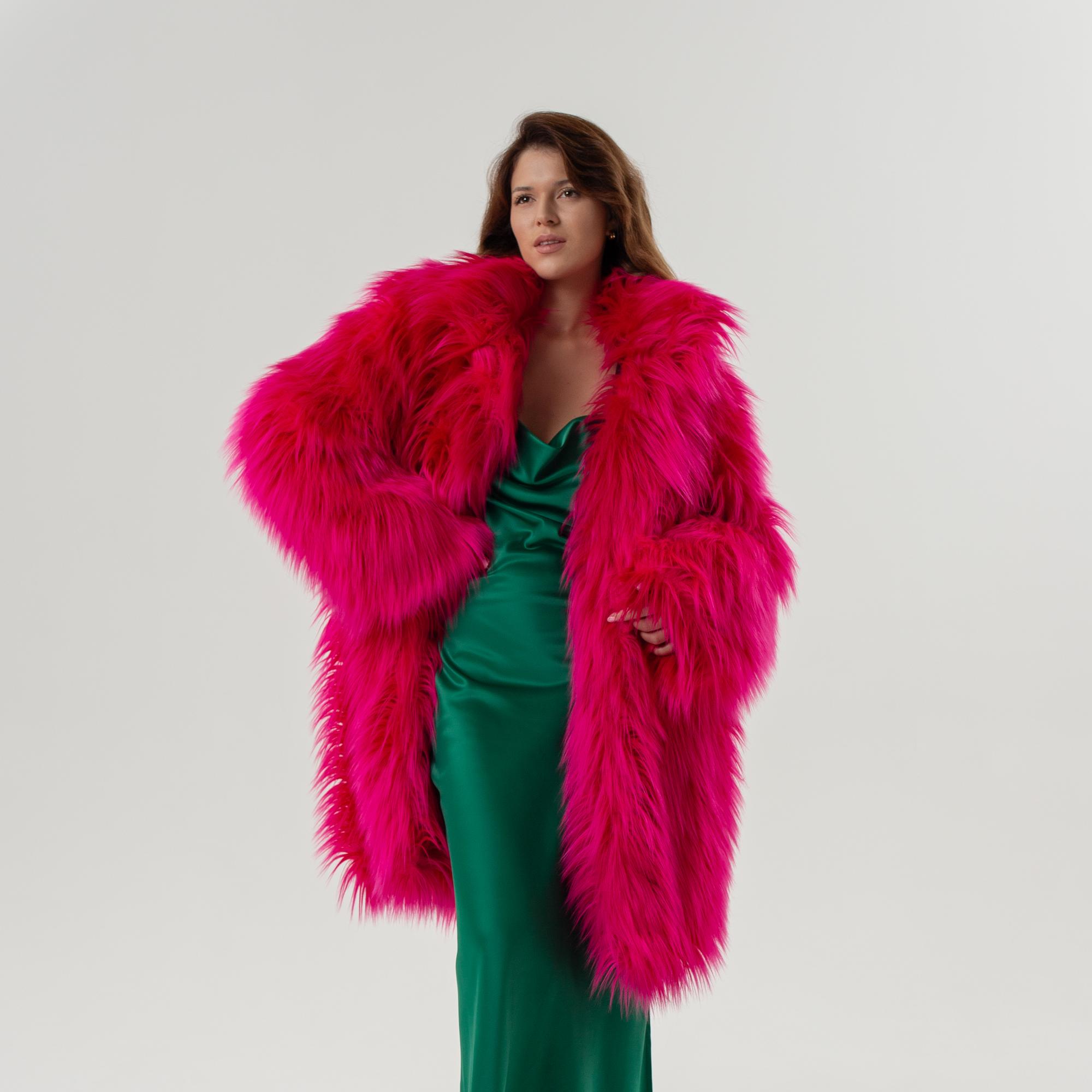 Шуба из эко-меха удлинённая в цвете «Королевская фуксия»