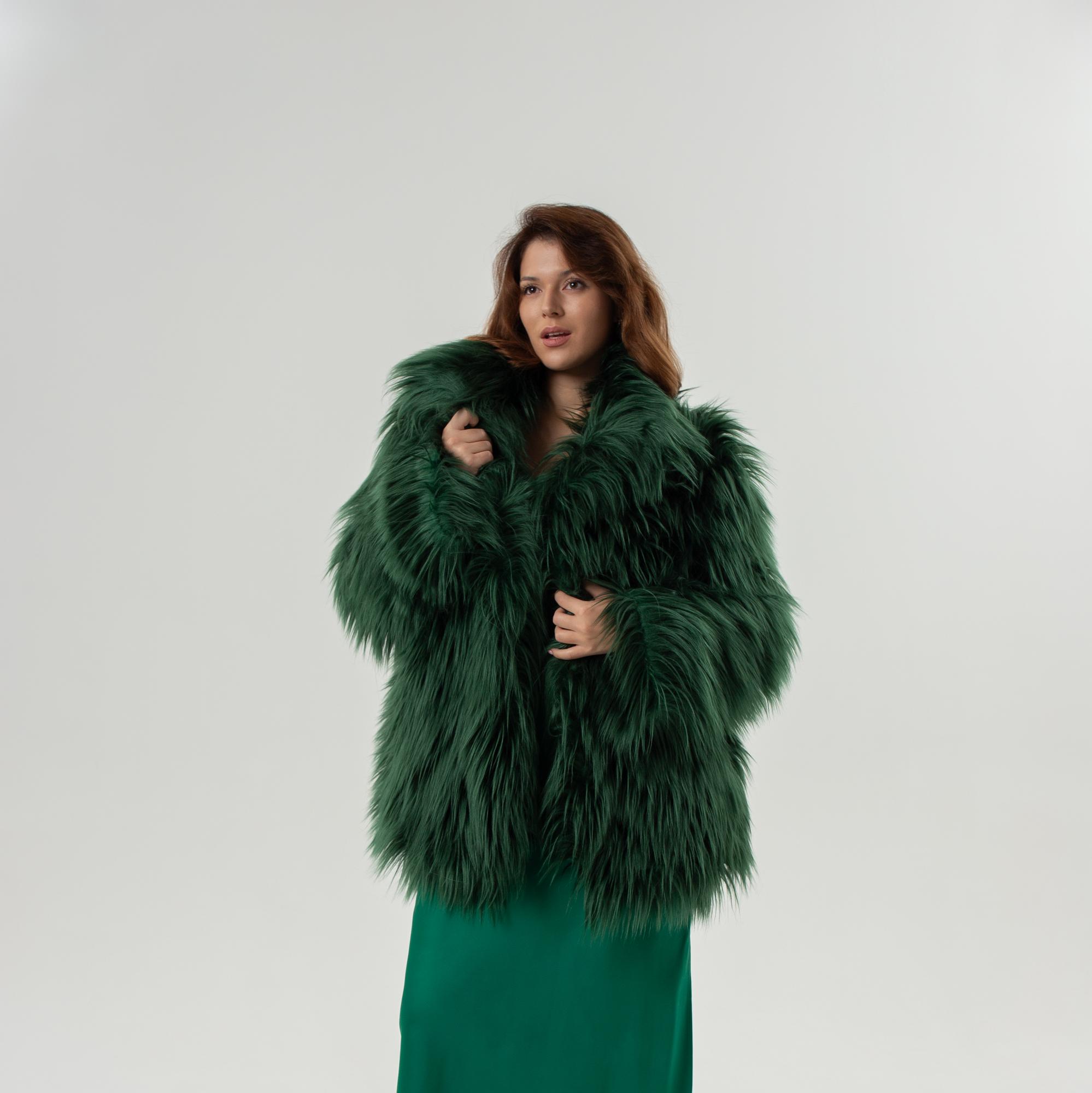 Шуба из эко-меха укороченная в цвете «Изумрудный»