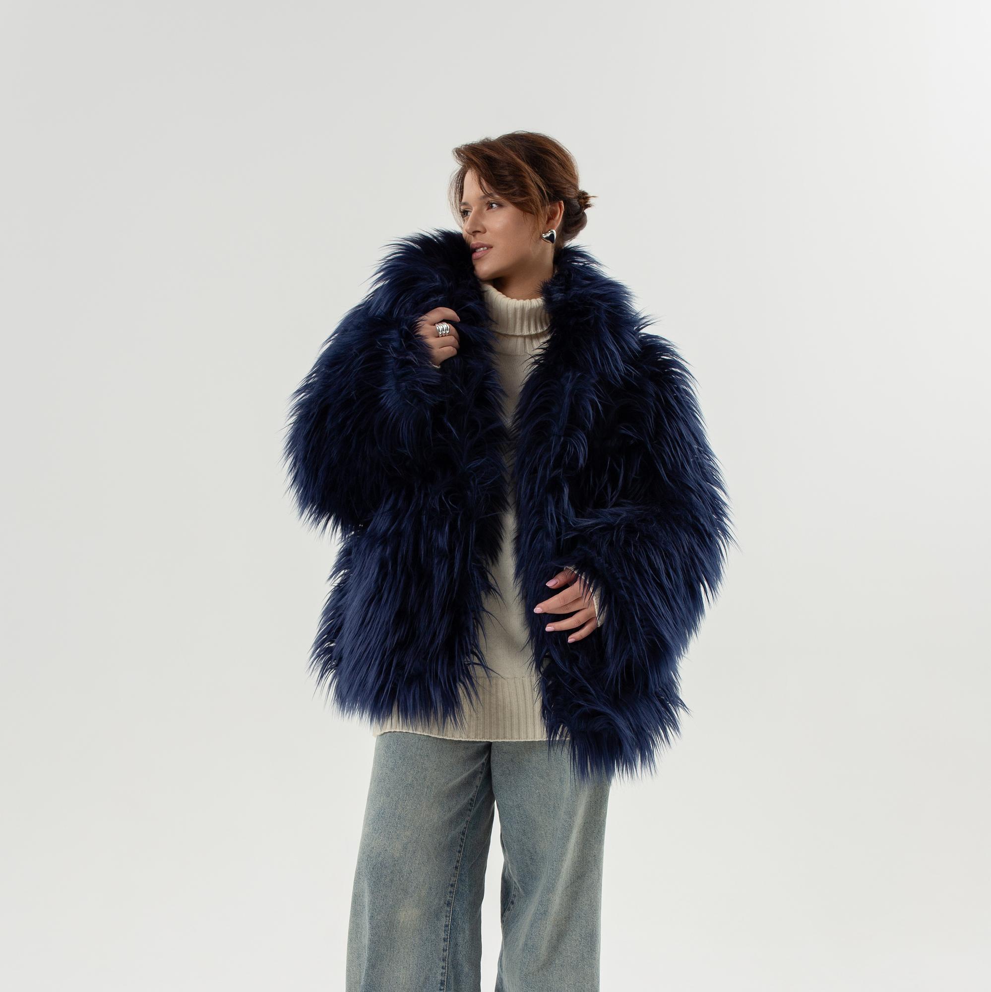 Шуба из эко-меха укороченная в цвете «Персидский синий»
