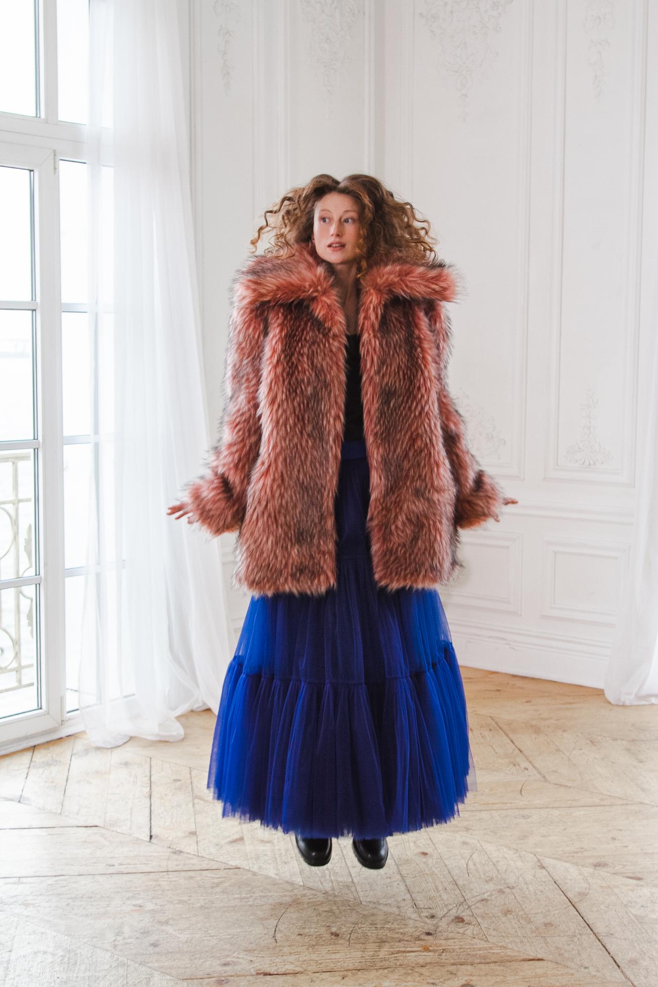 Шуба из эко-меха под чернобурку