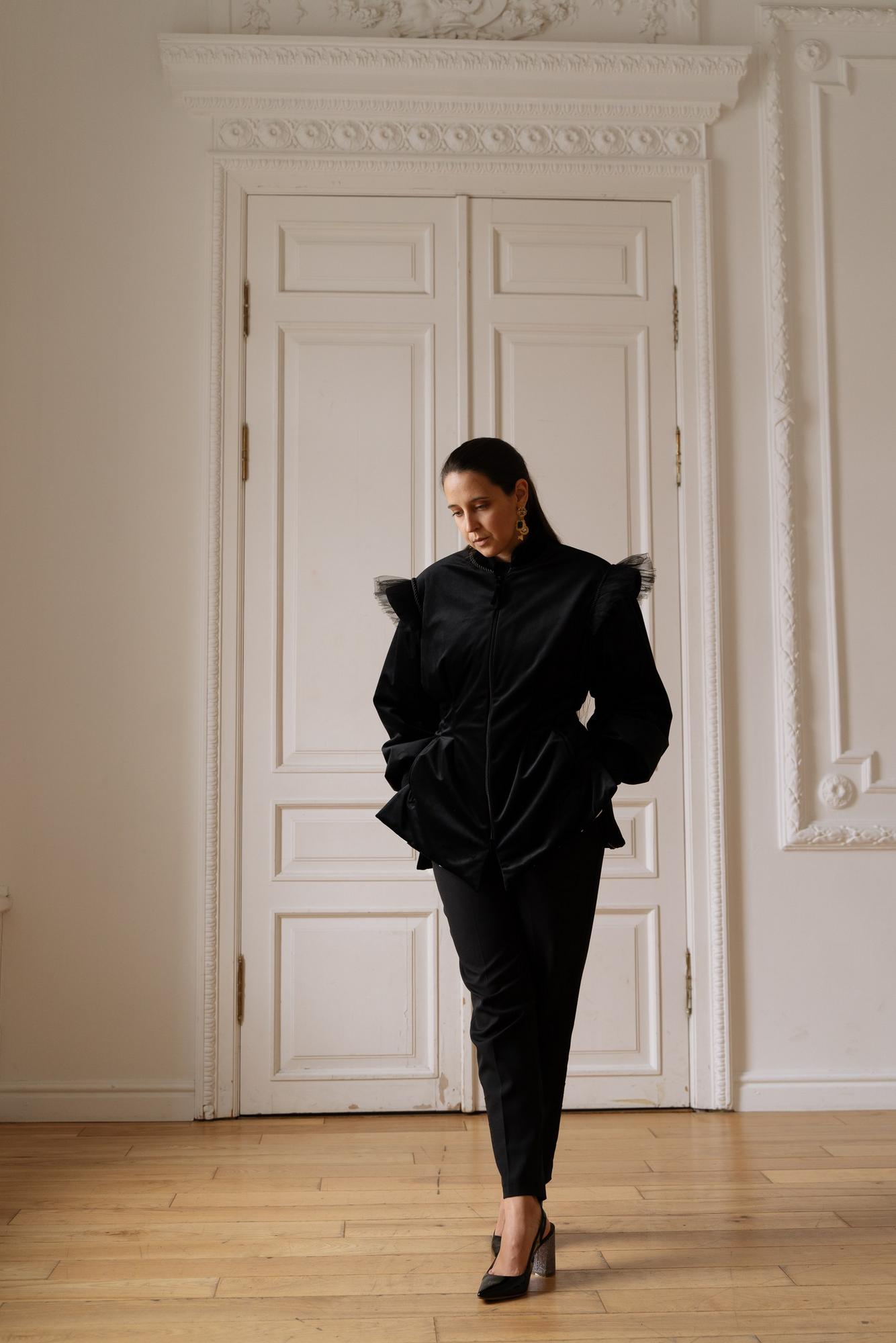 Куртка «колет» из черного бархата утепленная