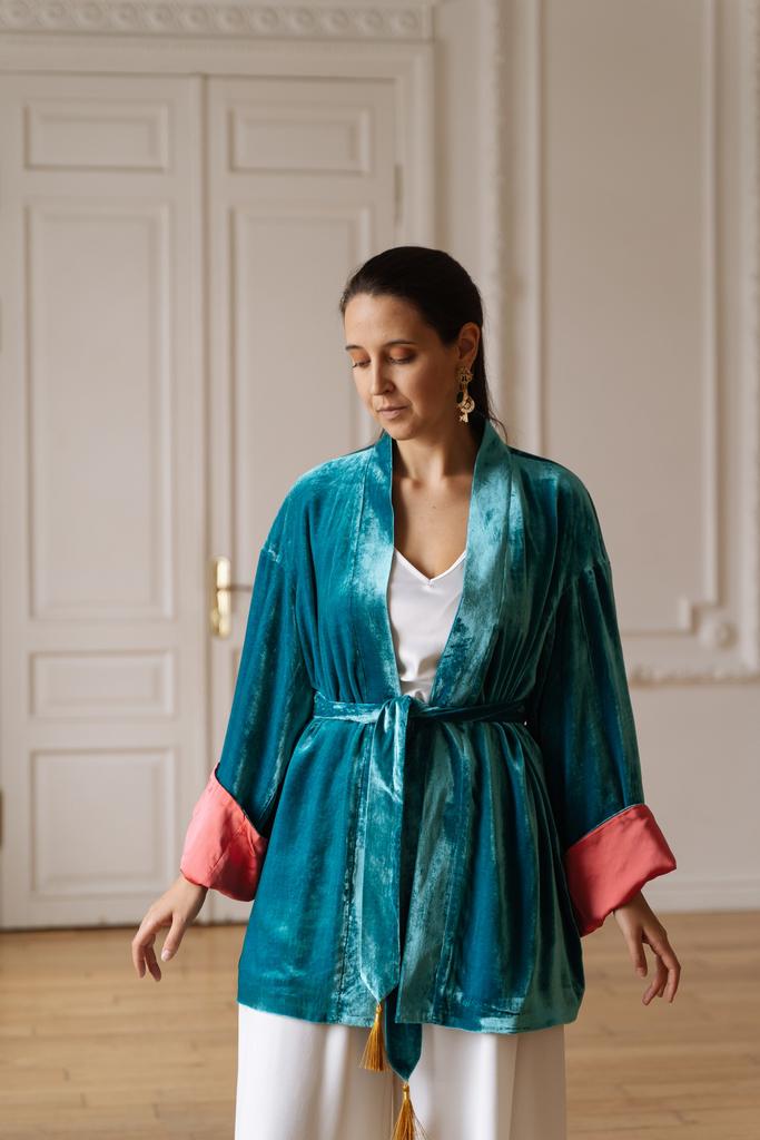 Лазурное кимоно из шелкового бархата