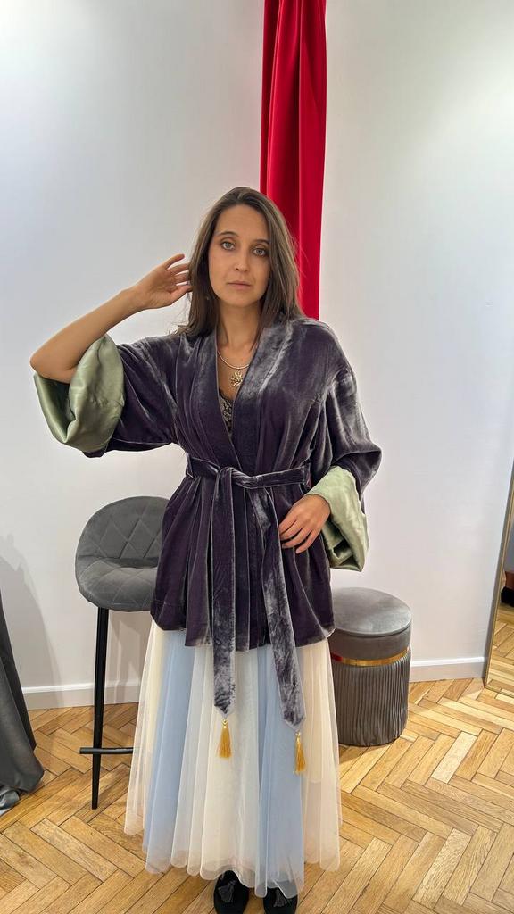 Кимоно с гейшами и нефритовым шелком