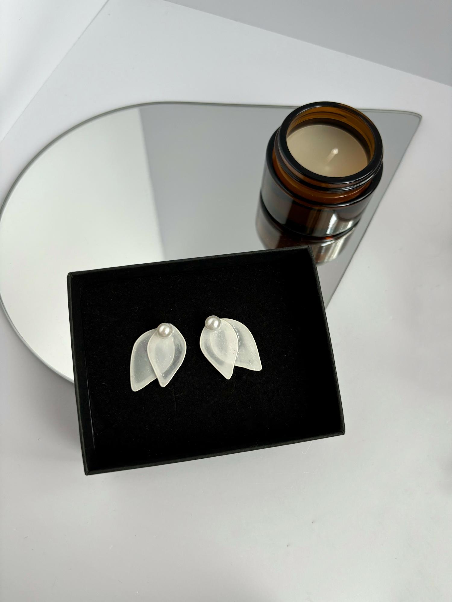 Серьги-листики с жемчугом