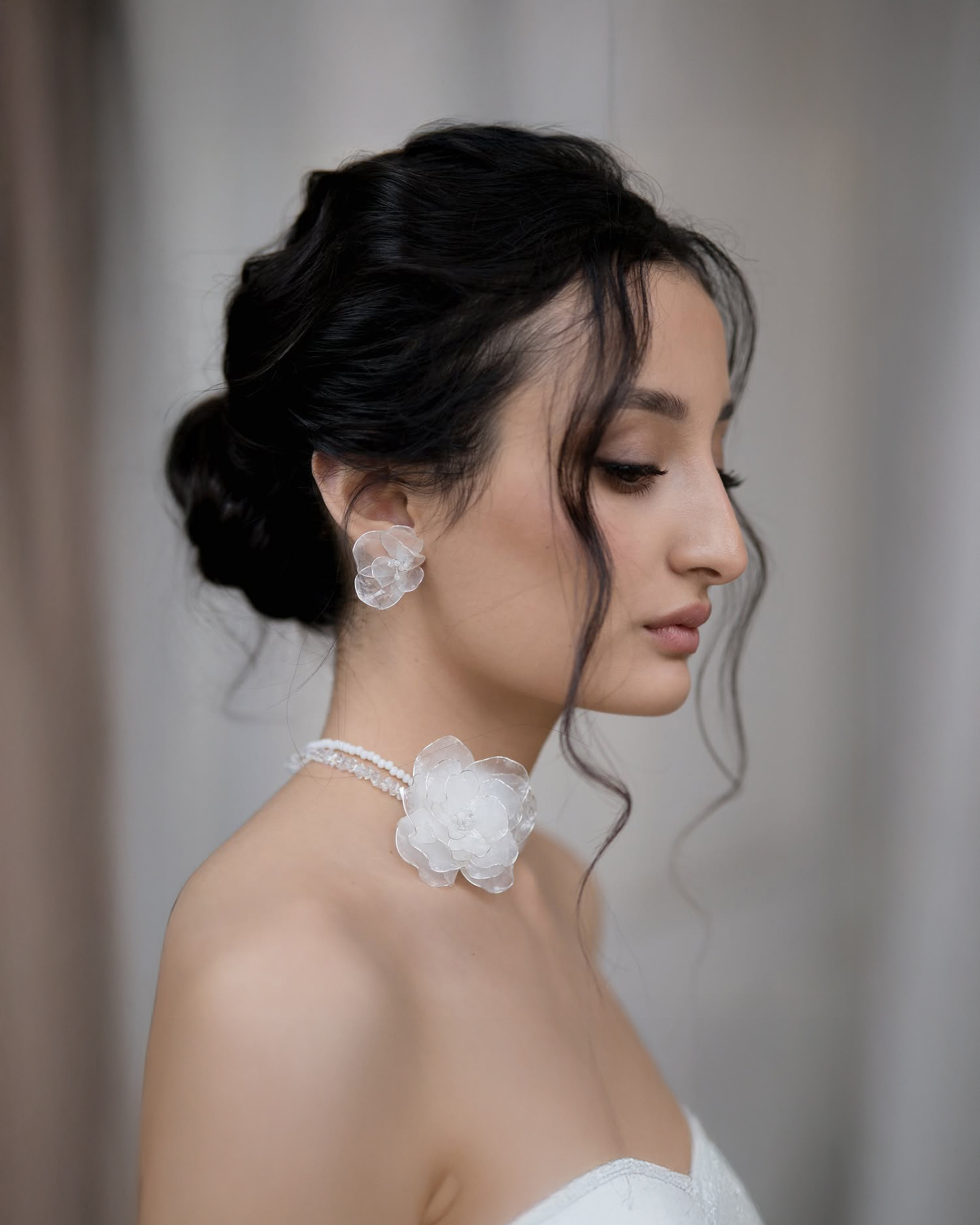 Чокер с цветком