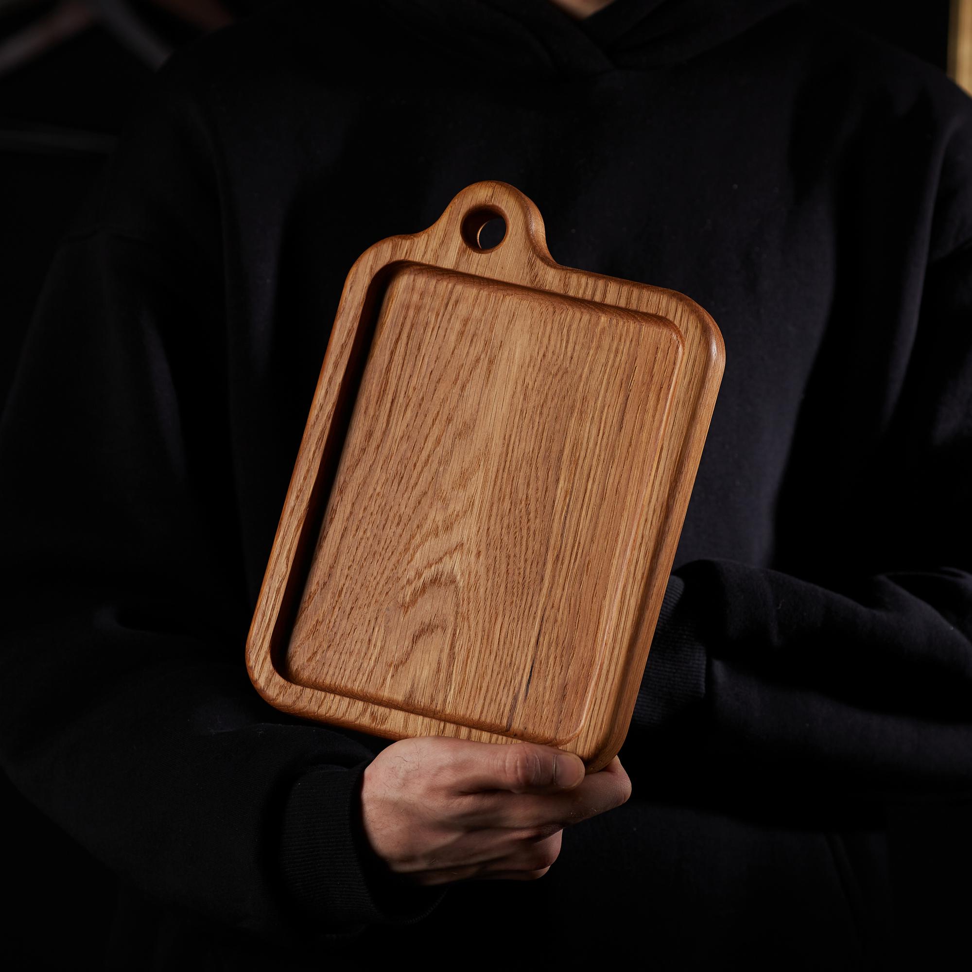 Доска-поднос сервировочная из дуба