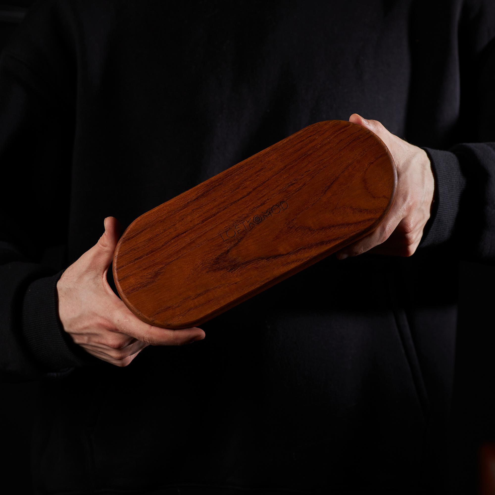 Овальная доска из тика