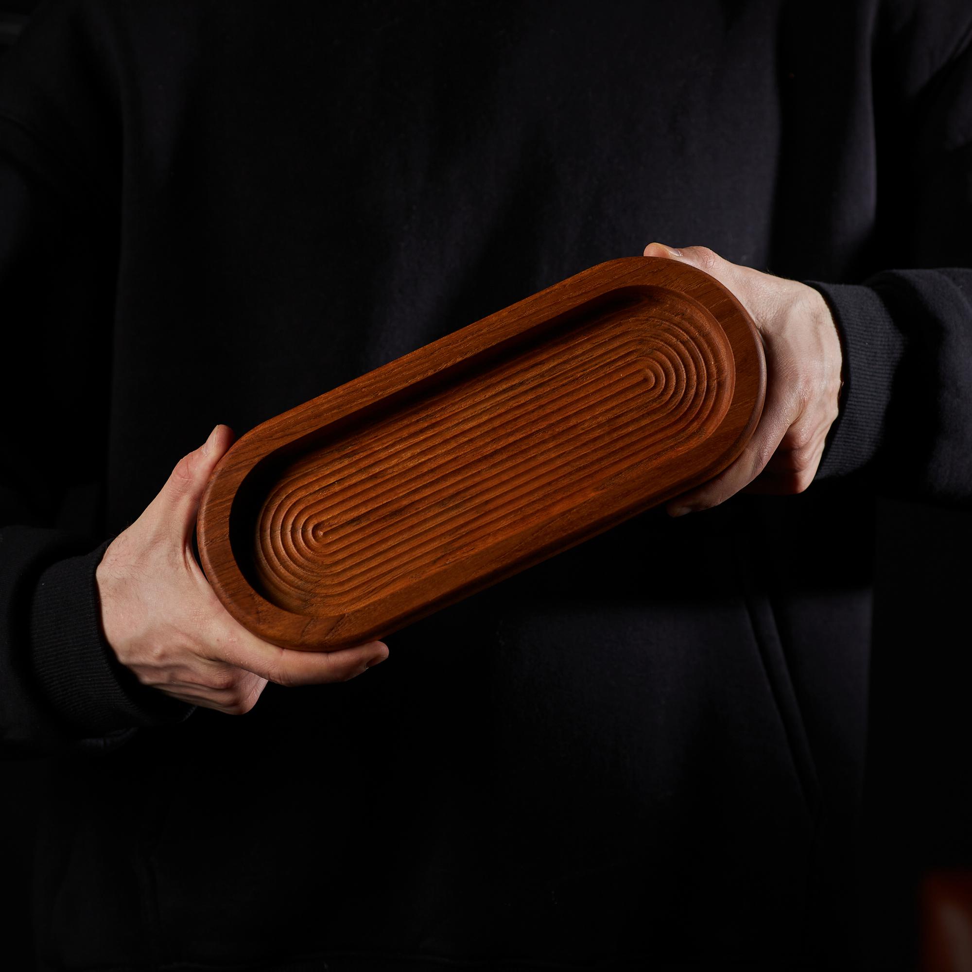 Овальная доска из тика