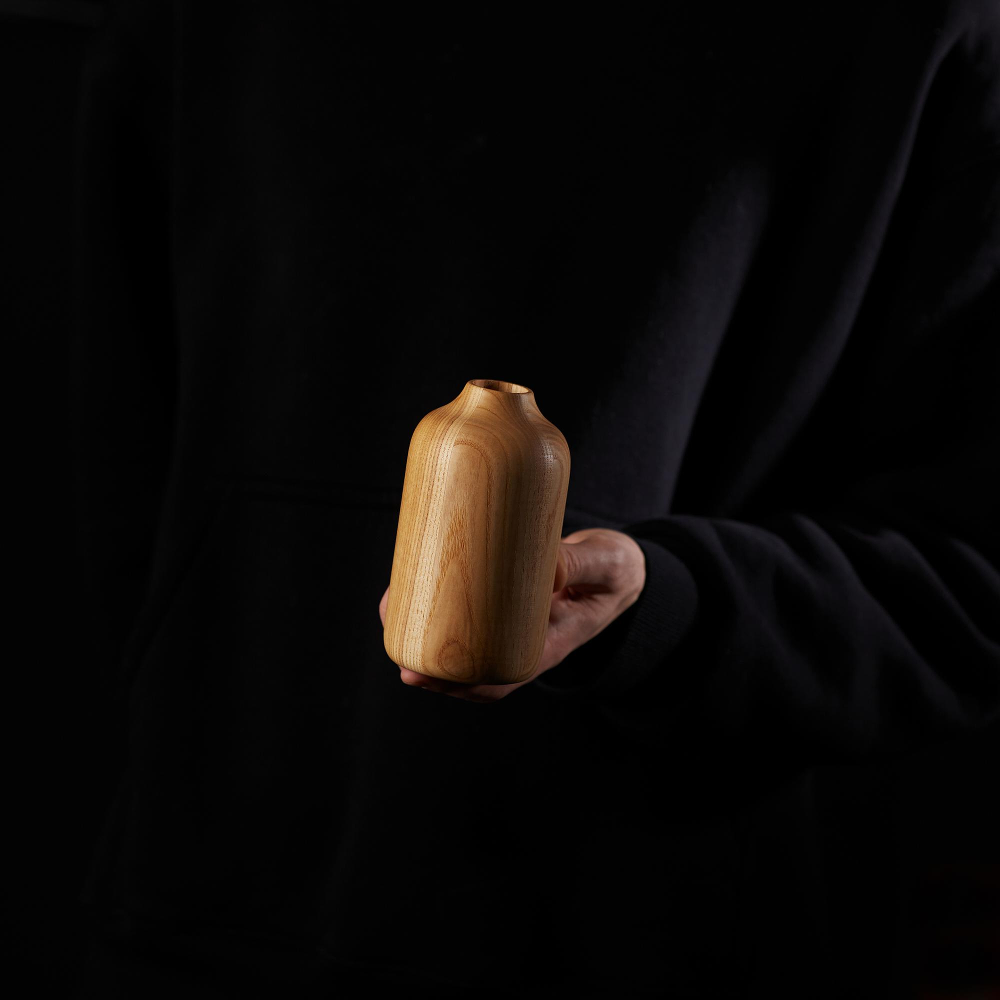 Ваза из ясеня