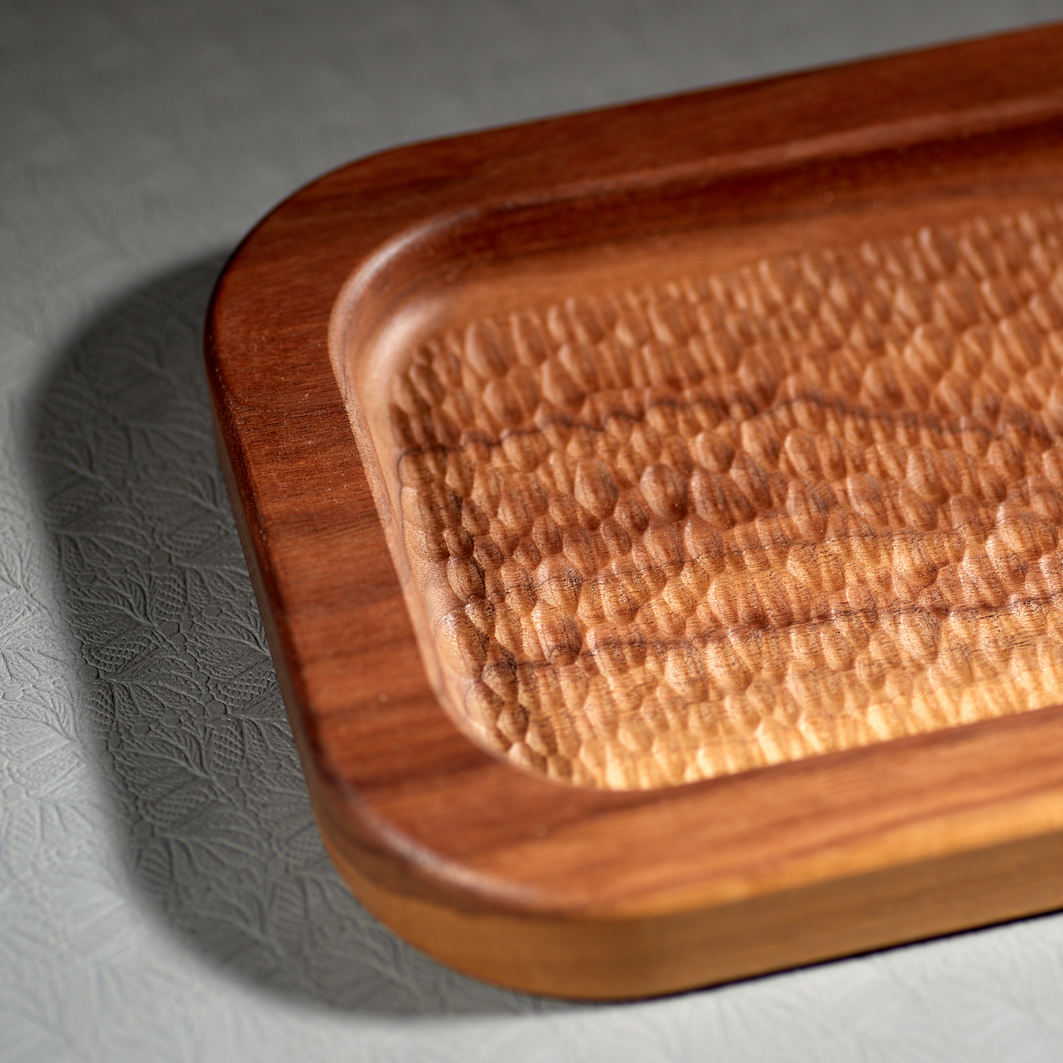 Доска-поднос из американского ореха