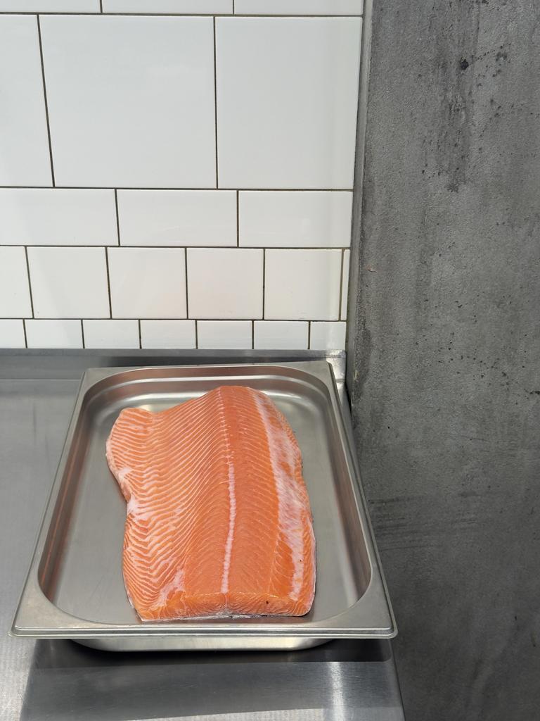 лосось свежий 1кг