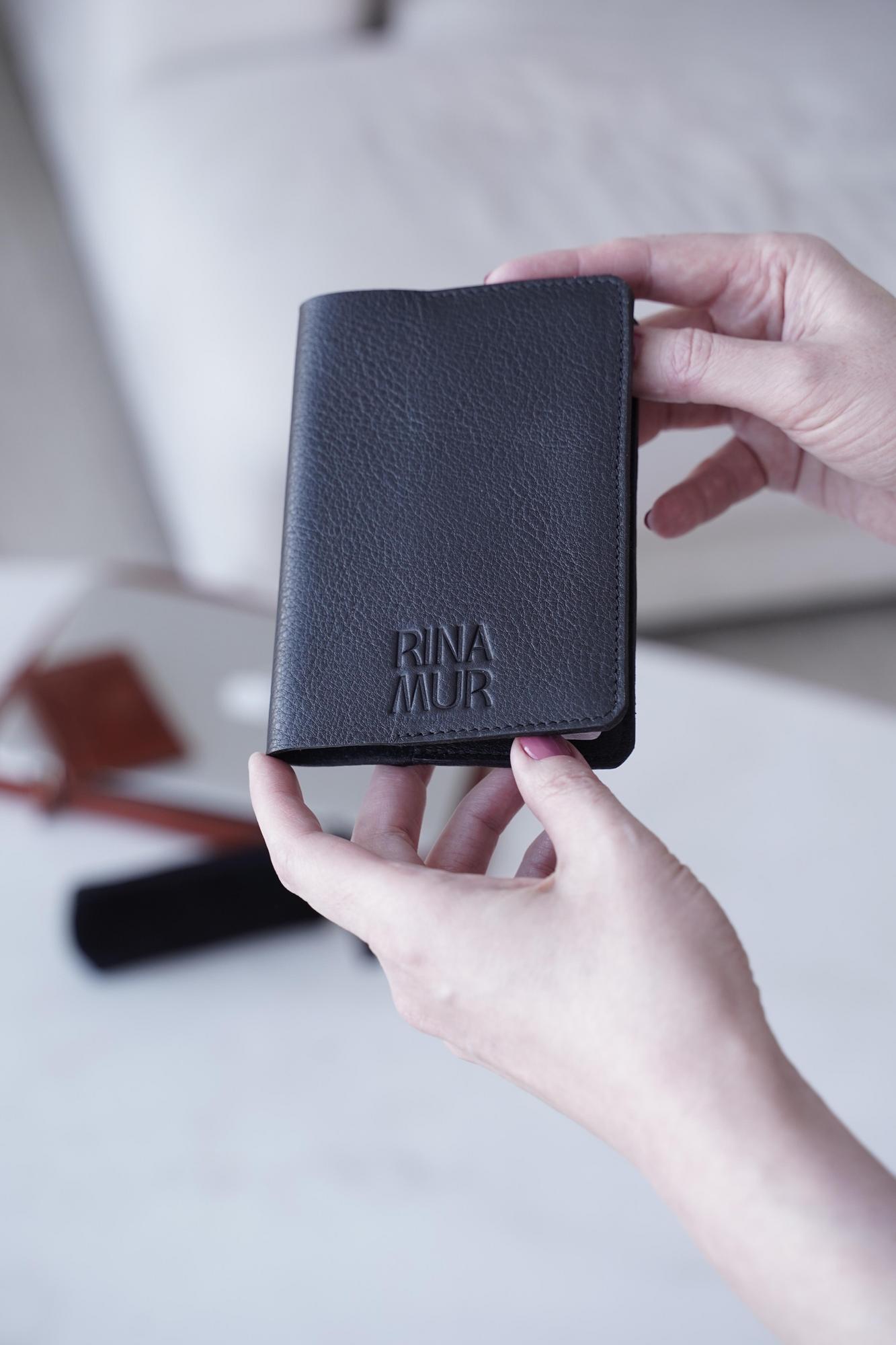 Обложка для паспорта черная