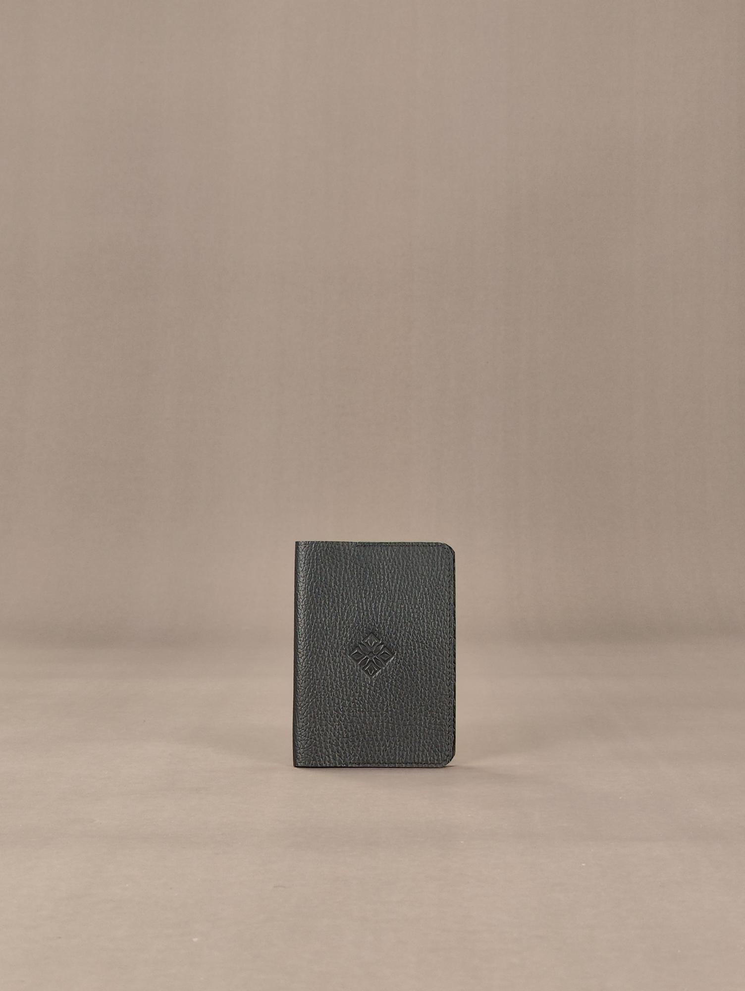 Обложка для паспорта черная