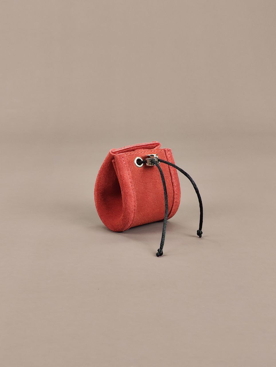 Сумочка для наушников велюр алая
