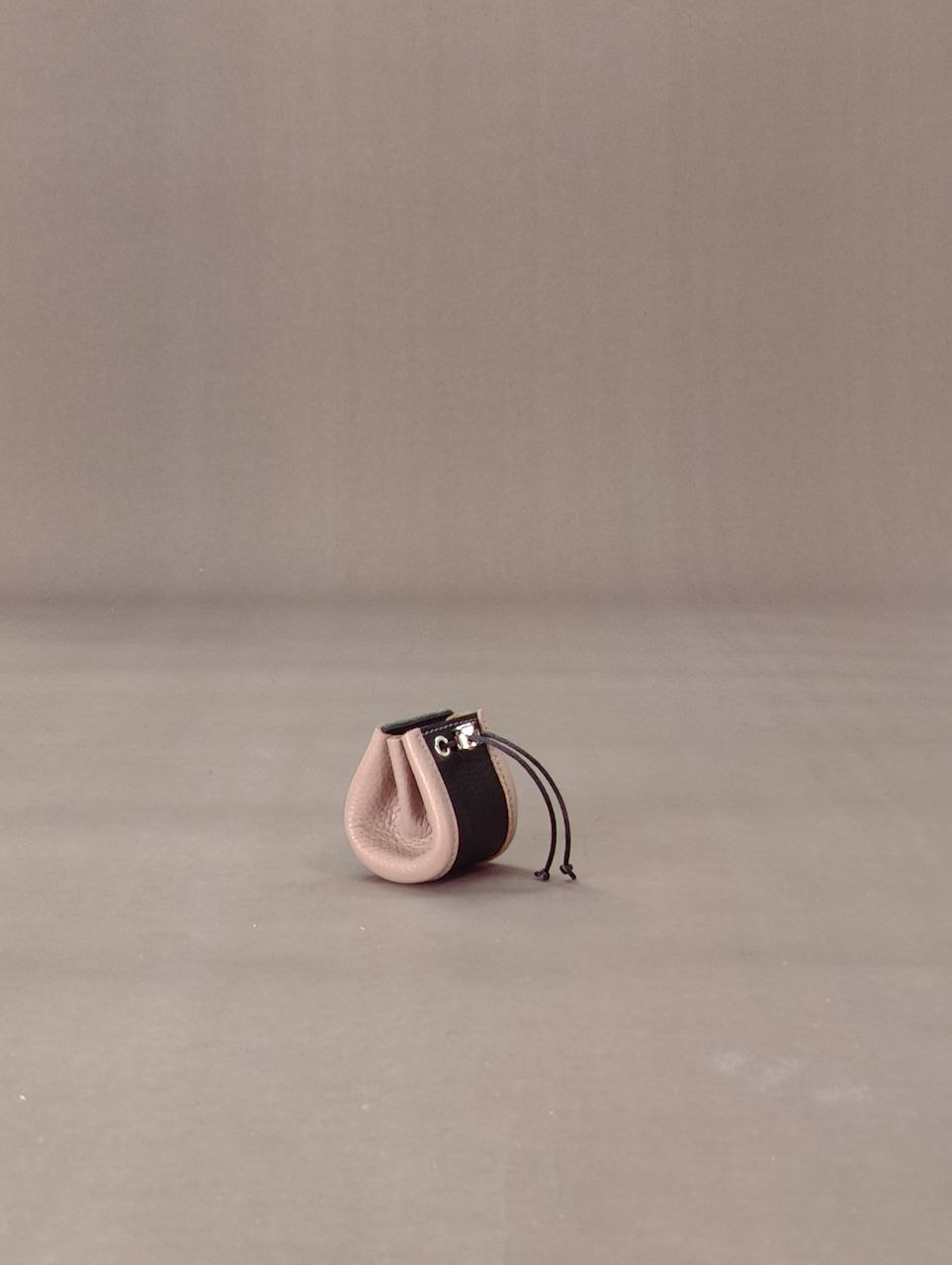 Сумочка для наушников черный+капучино с розовинкой