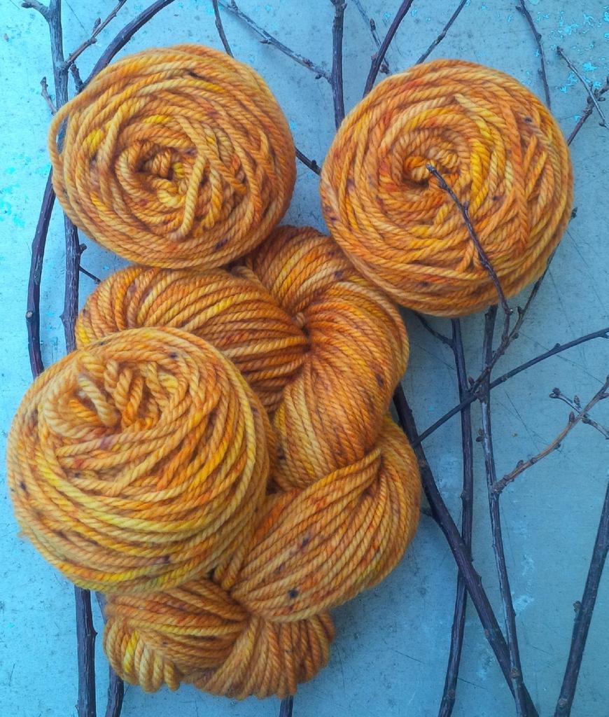 мини пасма Золотая лиса (новая партия, более яркая и порыжее ) 3 ply  для зоны с жаккардом для создания шапки Machu Picchu Hat