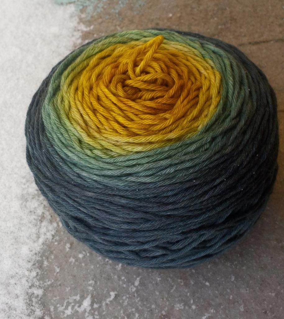 Градиент для шапки  с большим отворотом  125 гр "Солнечный лес"  | merino non superwash worsted 190m|100g