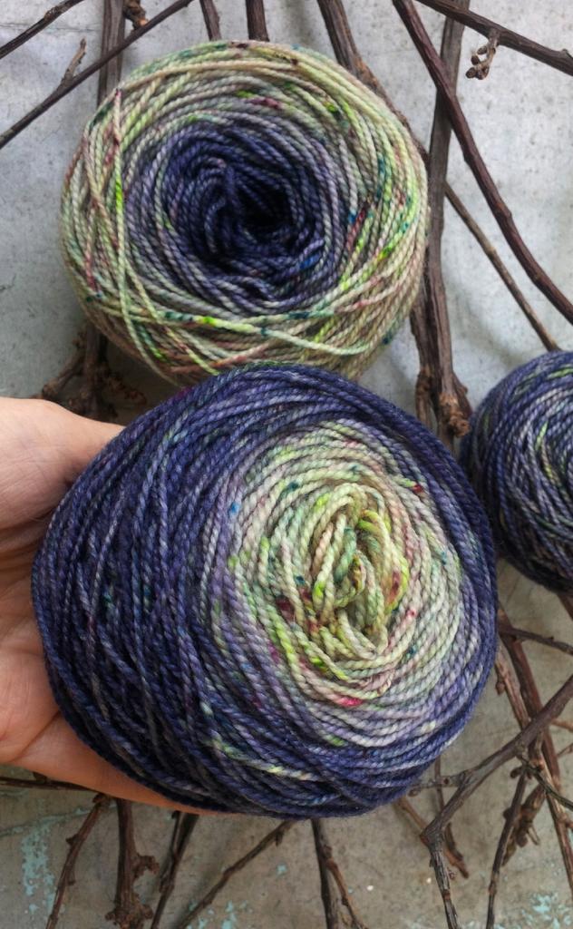 Titanium Sock High Twist "Русалочьи фиалки " с мини мотком носочная пряжа на английской основе 425 м/100гр