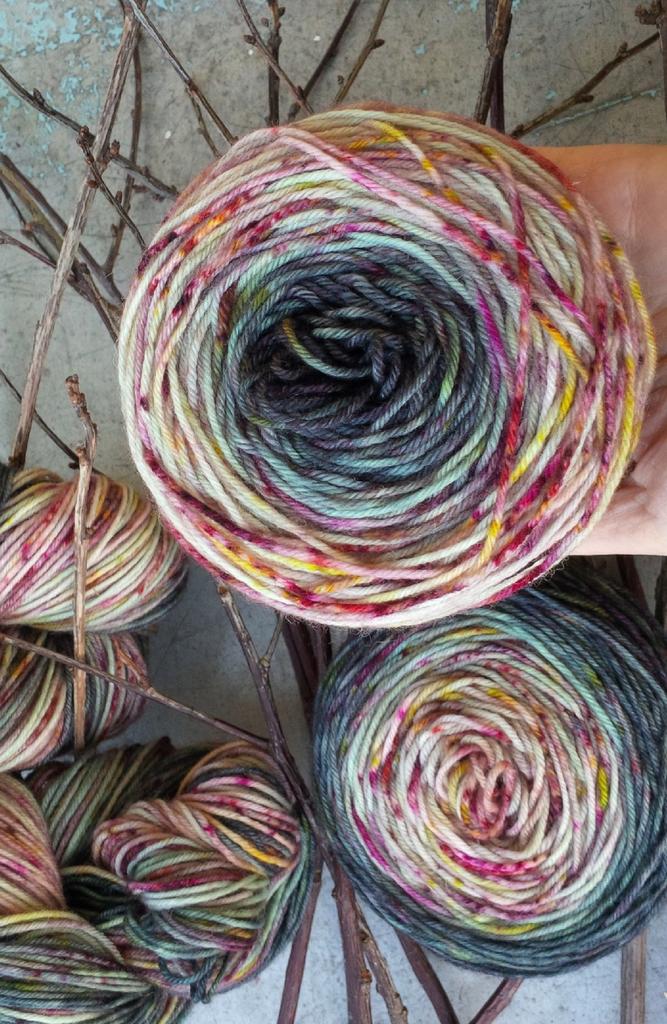 merino Sock 4 ply 420 м,/100 гр  "Рождественские" носочный градиентные набор c крапушками