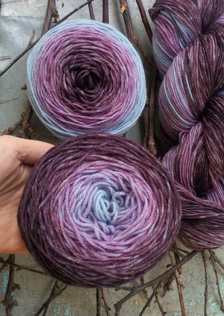 merino sock 400  " Имитация соцветия сирени" носочный градиентные набор на носочной основе меринос с нейлоном 400м/100гр