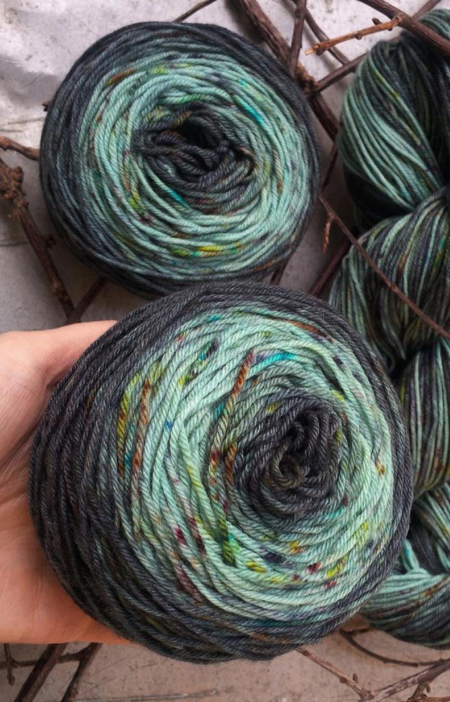 merino sock 400  " voodoo. Луизианское болото с крапушками" носочный градиентные набор на носочной основе меринос с нейлоном 400м/100гр