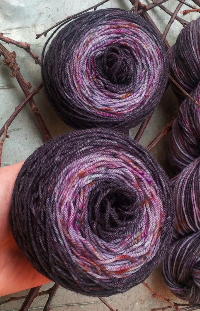 merino sock 400  " voodoo. Baron Samedi  с крапушками" носочный градиентные набор на носочной основе меринос с нейлоном 400м/100гр