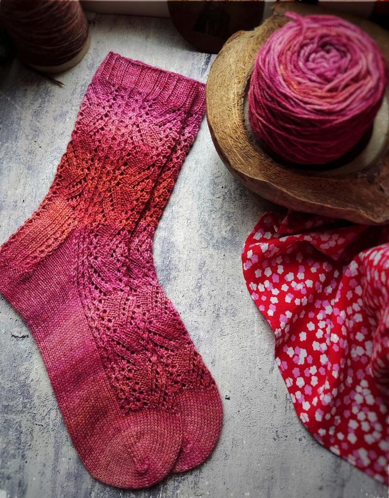 набор с размытыми зернистыми  меланжевыми полосками  "St. Valentine сверхсочная версия" на  базе Gruendl  с сильной выбелкой