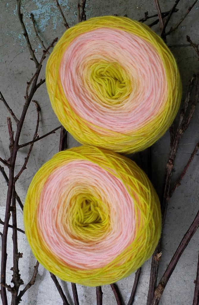 Большой градиентный  набор 113 гр  на  базе  Lana Grossa  выбеленной (поставка основ для окрашивания 2023 год) / шерсть superwash / полиамид "Candy Fairy"