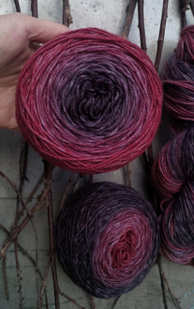 merino sock 400  " Имитация соцветия георгина" носочные градиентные наборы на носочной основе меринос с нейлоном 400м/100гр