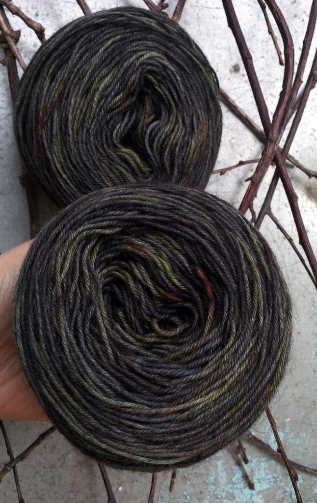 Super wool sock   наборы для носков в технике magic loop  "Камень в болоте"  420 м/100гр