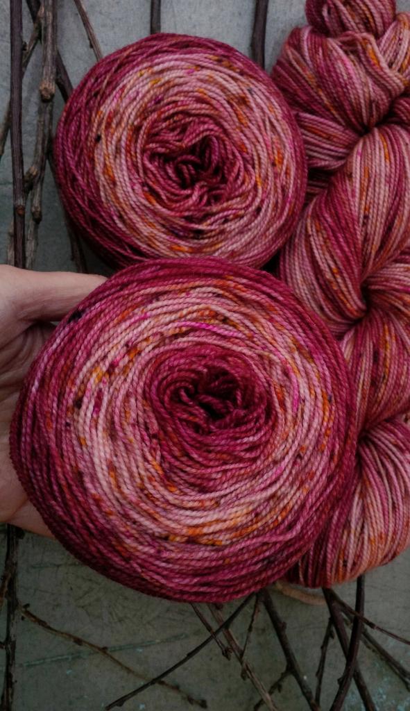 Titanium Sock High Twist  "Колядки" носочный набор на английской основе 425 м/100гр