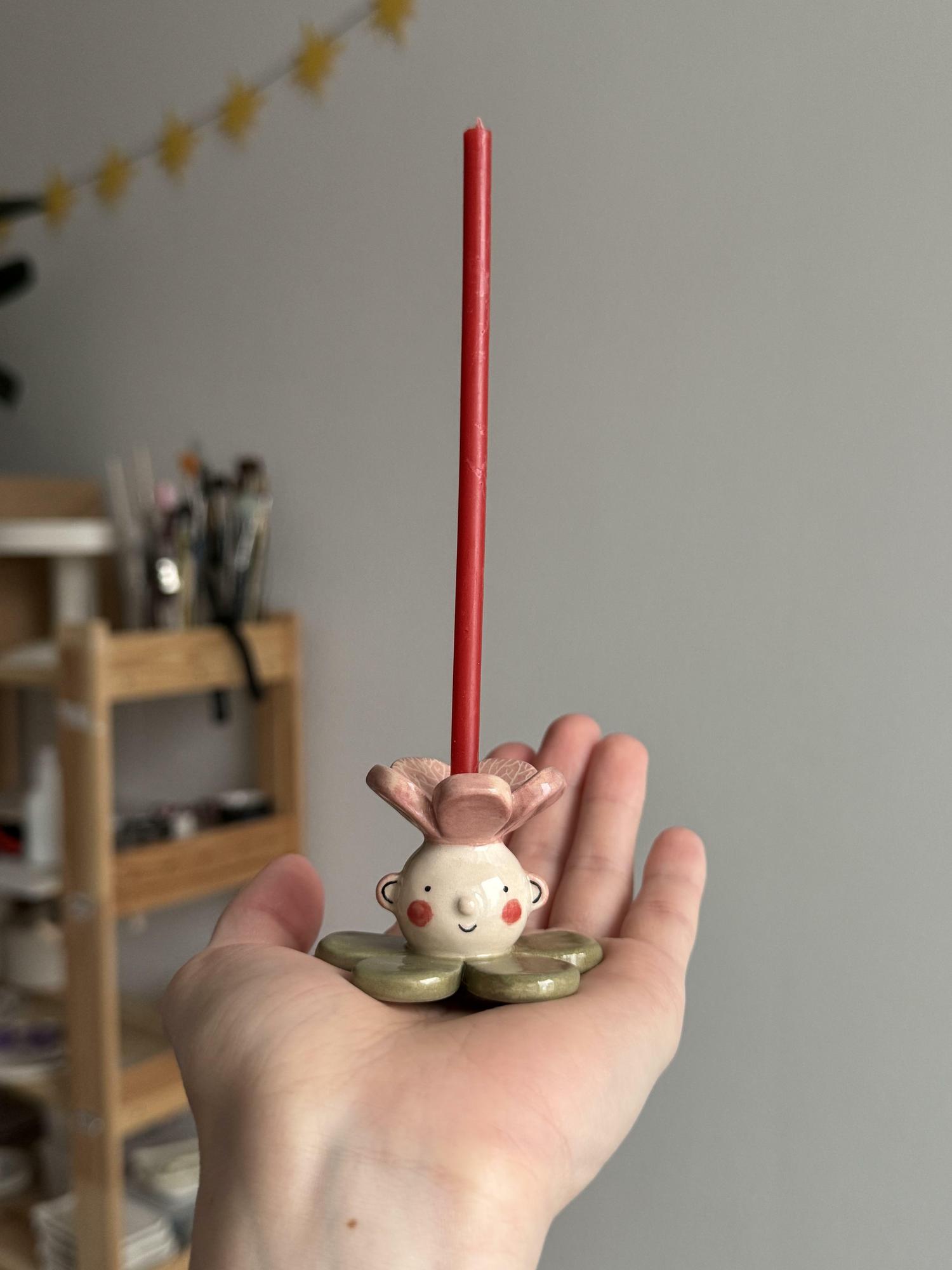 подсвечник цветочек светлый