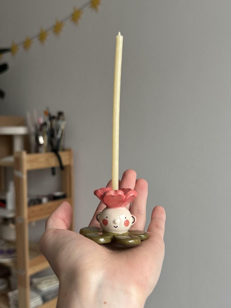 подсвечник цветочек темный