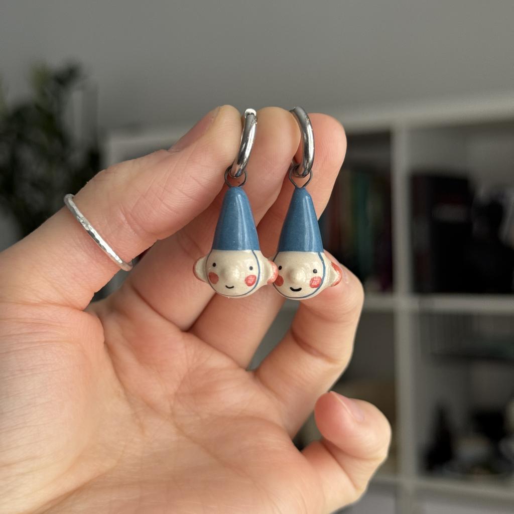 моносерьга гномик приглушенный синий