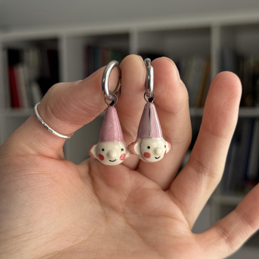 моносерьга гномик приглушенный розовый