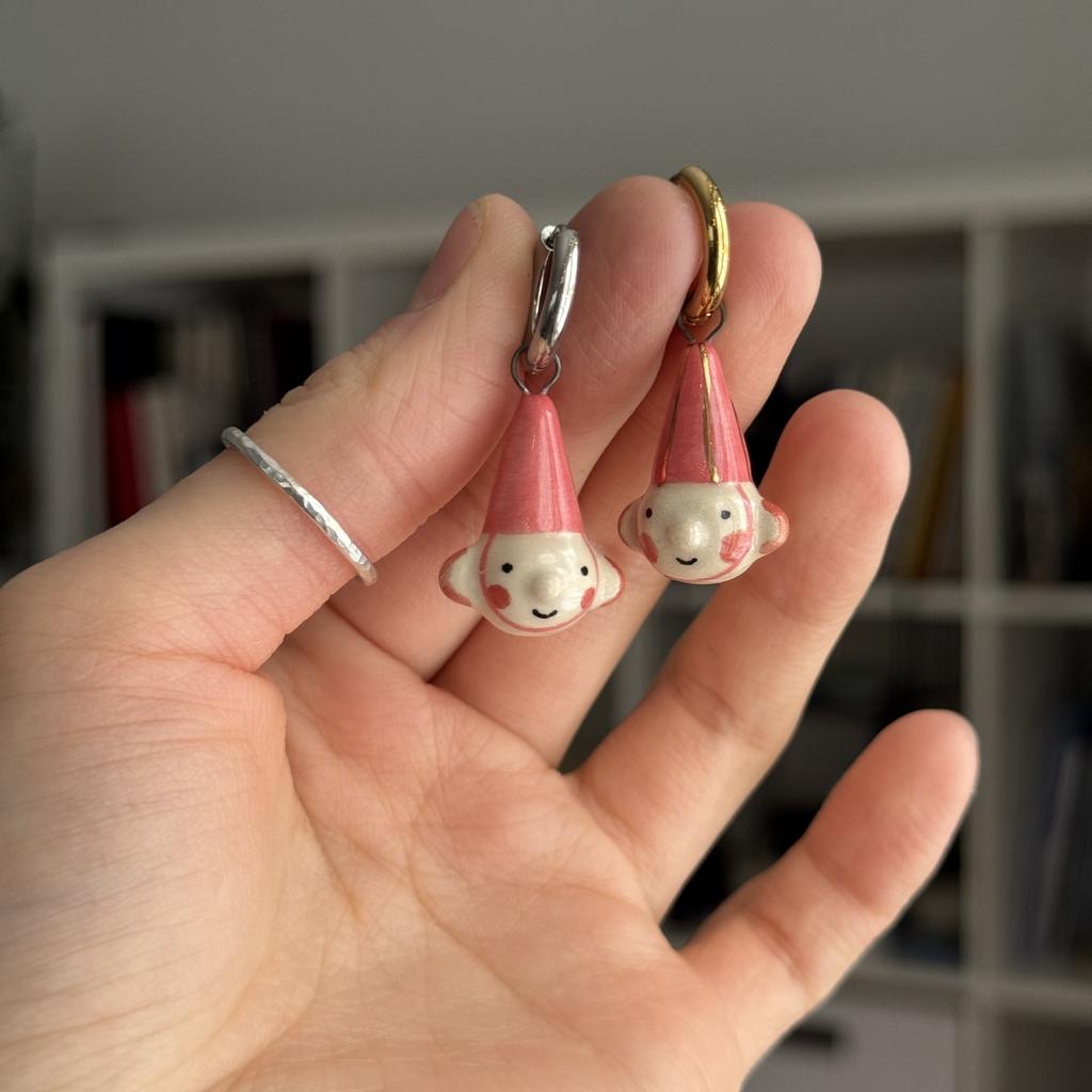 моносерьга гномик кораловый