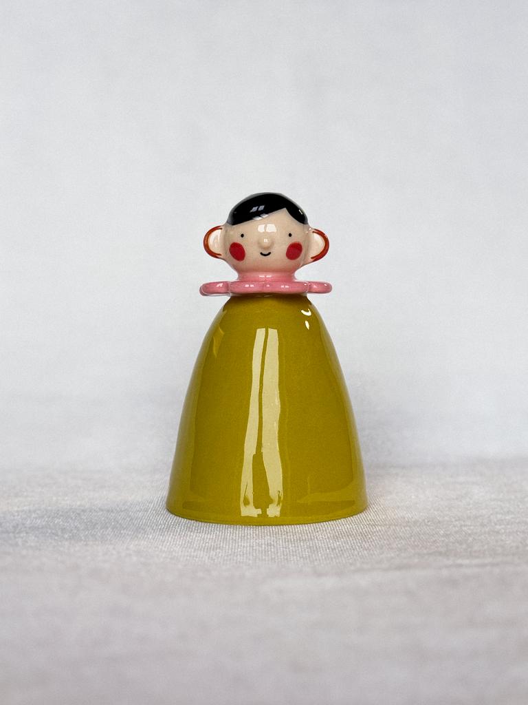 подсвечник "леди" в розовом воротничке