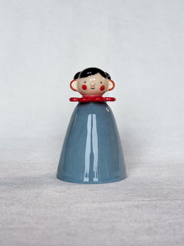 подсвечник "леди" в красном воротничке