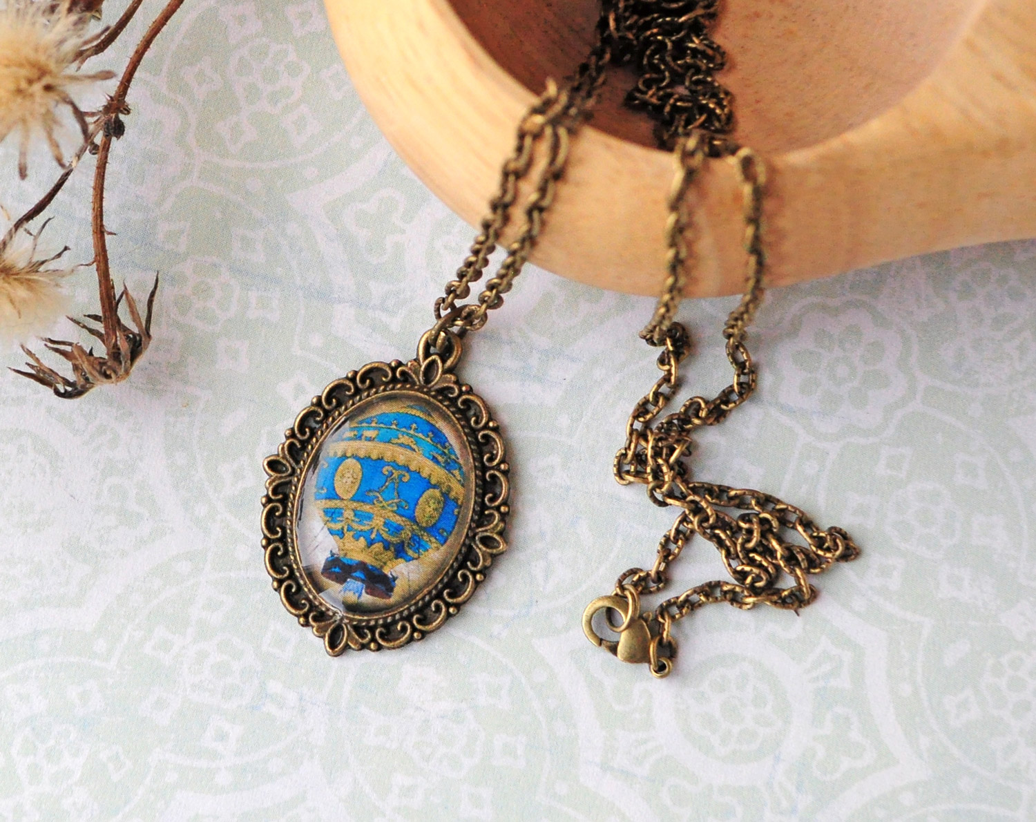 Воздушный шар бирюзовый - винтажный кулон на длинной цепочке