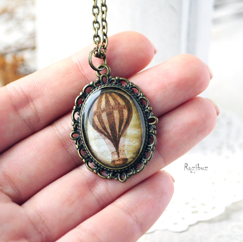 Воздушный шар - винтажный кулон на длинной цепочке