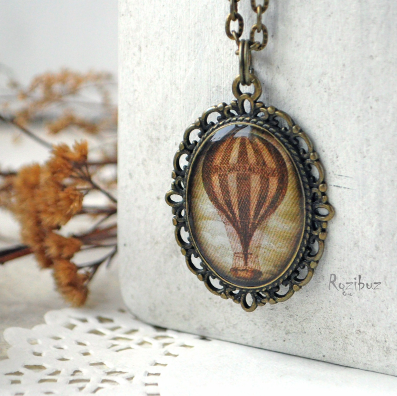 Воздушный шар - винтажный кулон на длинной цепочке