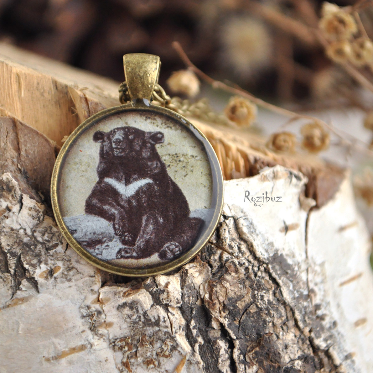 Медведь - винтажный кулон на длинной цепочке