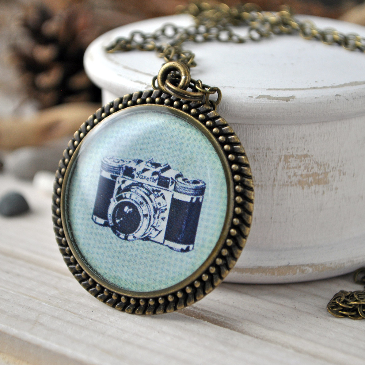 Фотоаппарат винтажный - винтажный кулон на длинной цепочке