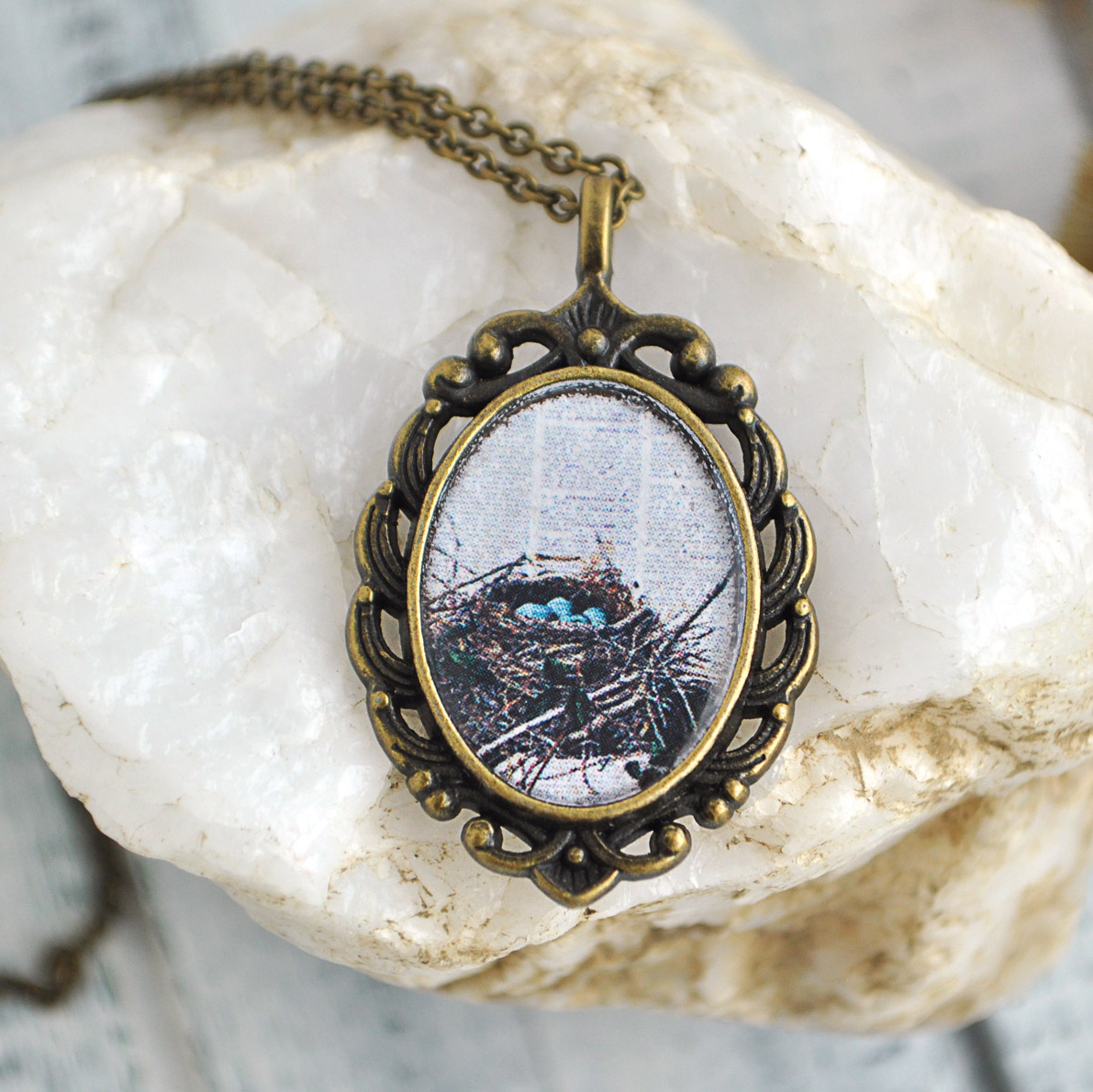 Гнездо - винтажный кулон на длинной цепочке