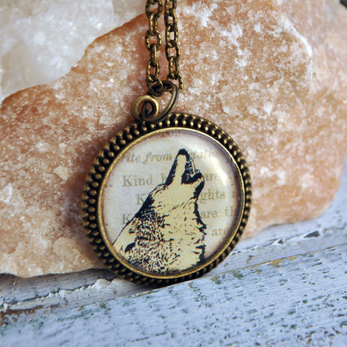 Волк воющий - винтажный кулон на длинной цепочке