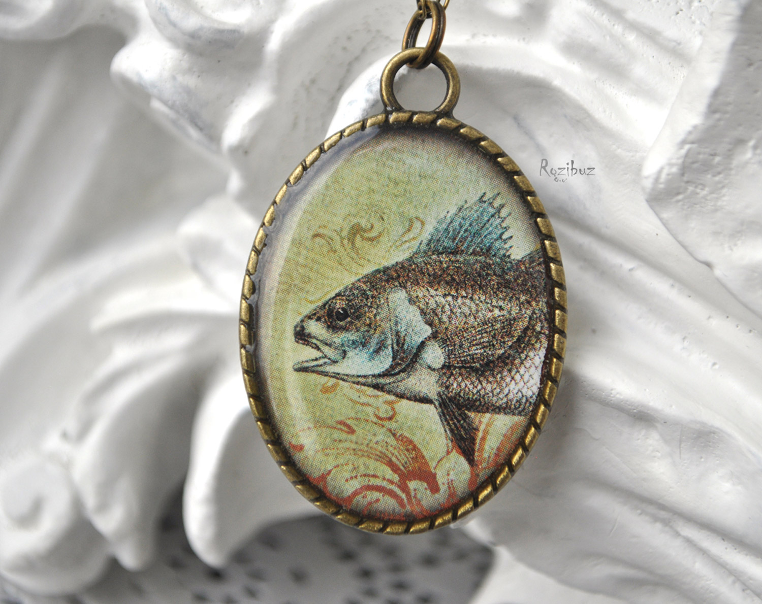 Рыба - большой винтажный кулон на длинной цепочке
