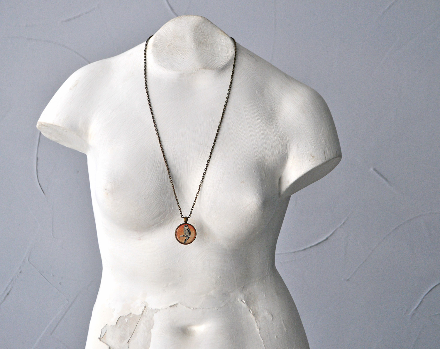 Сова на ветке - винтажный кулон на длинной цепочке