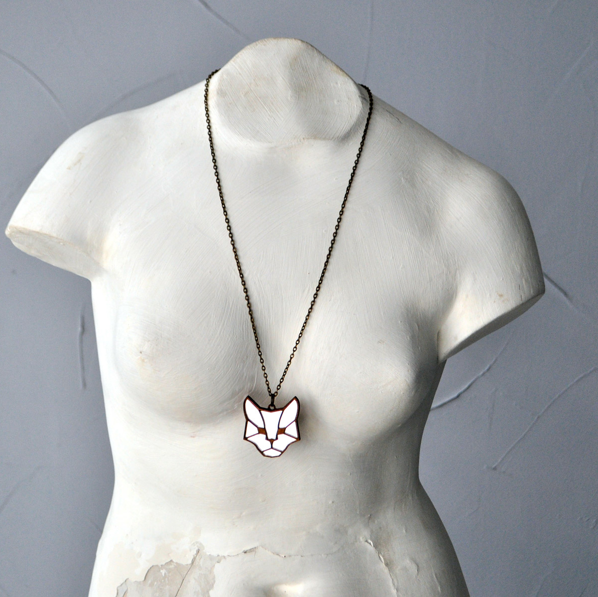 Кот зеркальный - кулон на длинной цепочке